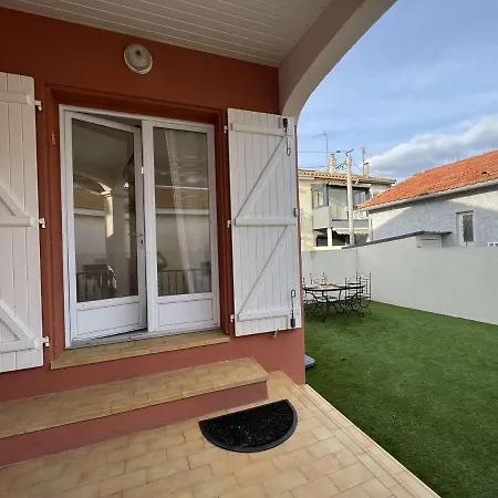 Holiday home Maison 4 Pieces/6 Pers, Terrasse, 150m, Centre-ville - Fr-1-701-43 *