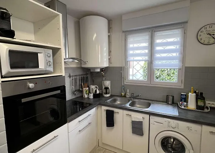Holiday home Maison 4 Pieces/6 Pers, Terrasse, 150m, Centre-ville - Fr-1-701-43 Valras-Plage