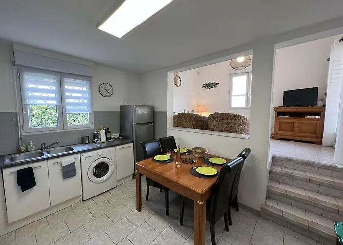 Holiday home Maison 4 Pieces/6 Pers, Terrasse, 150m, Centre-ville - Fr-1-701-43 Valras-Plage